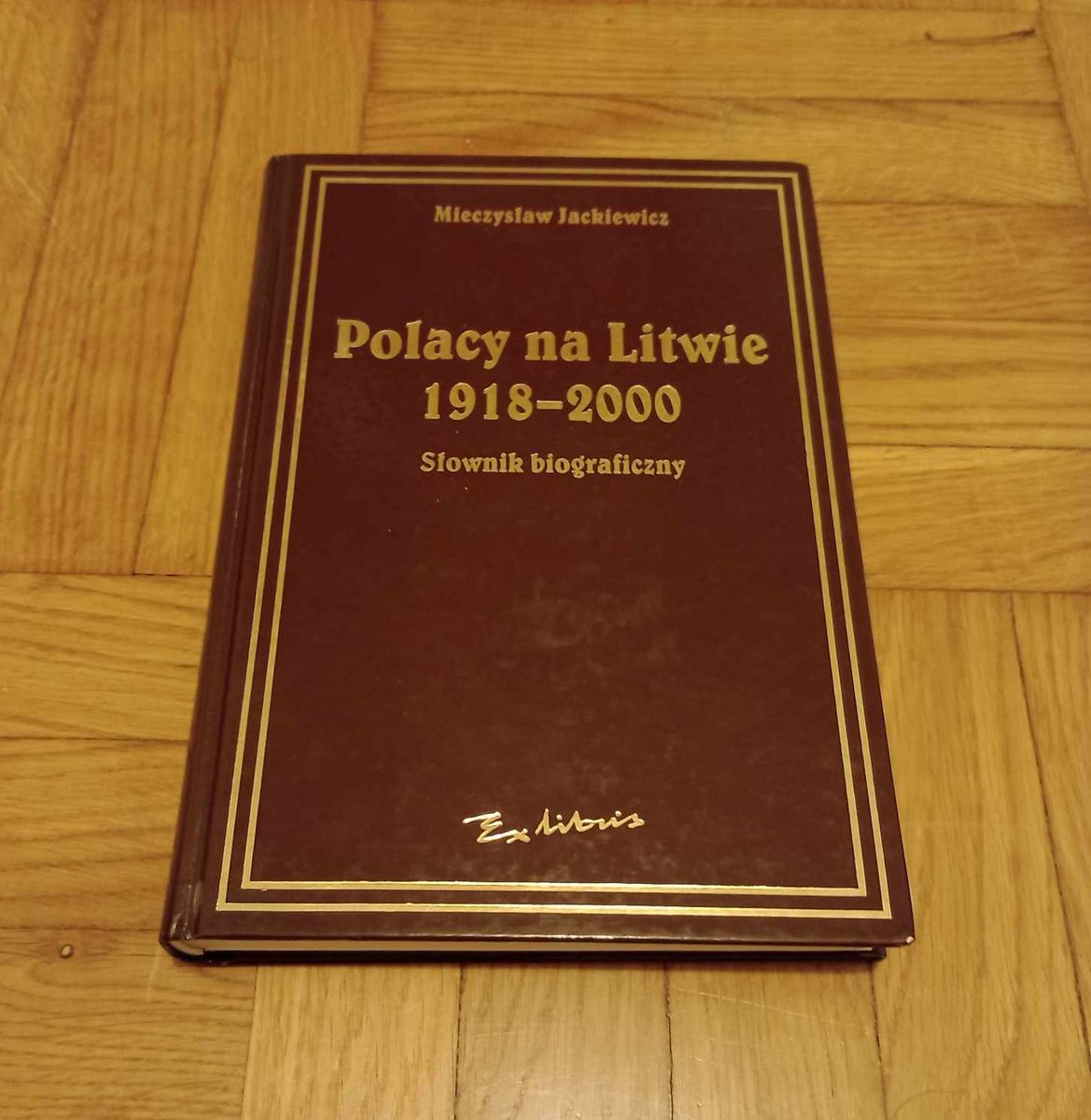 #Polacy #Polki #NaródPolski #Litwa #Biografia #Słownik #Lithuania #Lietuva #Poles #book #książka #ksiazka #readinglist
Książka kupiona w księgarni polskiej w Domu Polskim w Wilnie. Setki biografii naszych rodaków z Litwy. Dzieje walki o podtrzymanie polskości na Litwie.