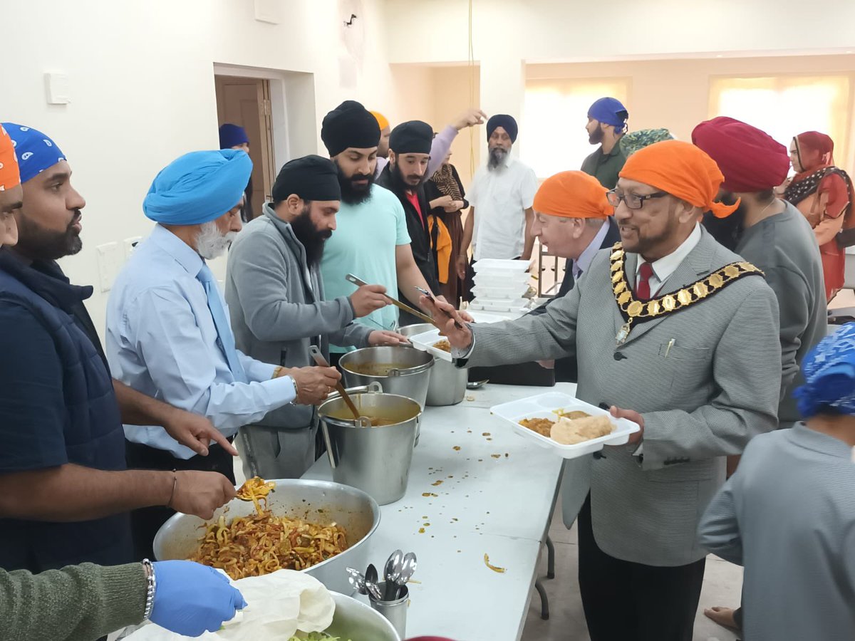 <a href="/PrestonMayor/">Preston Mayor</a> Yabuk Patel with Phil Crowe Gurdwara visit <a href="/BGngss/">Preston Gurdwara 19A</a>