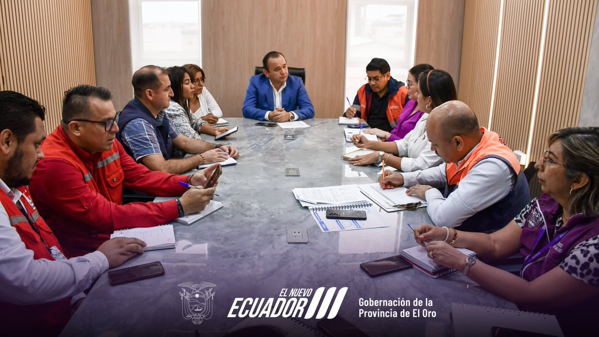 GoberElOro's tweet photo. Coordinamos acciones de ayuda dirigidas a las familias afectadas por el reciente incendio en #Puerto Bolívar.

Por solicitud del Gdor. @jimmyblacio_ec, @Riesgos_Ec ha activado la MTT 4 para asegurar la atención integral y el bienestar de las personas afectadas.

#ElNuevoEcuador🇪🇨 https://t.co/H75kz5smtc