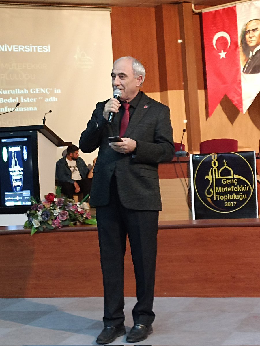 'Başarı Bedel İster' Konferansı ile Prof. Dr. Nurullah Genç Hocamızı Üniversitemizde ağırladık. Kıymetli hocamızı keyifle dinledik, istifade ettik. Kendilerine teşekkür ederiz.