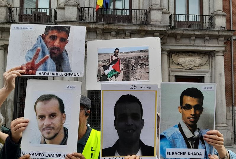 La liberté de la presse est un pilier fondamental de la démocratie. Et protégée @jmalbares dit, mais n'est pas inquiet pour les #Saharaouis dans les prisons du #Maroc, pas plus que @sanchezcastejon. Lundi rassemblement @MAECgob pour les prisonniers politiques du #SaharaOccidental