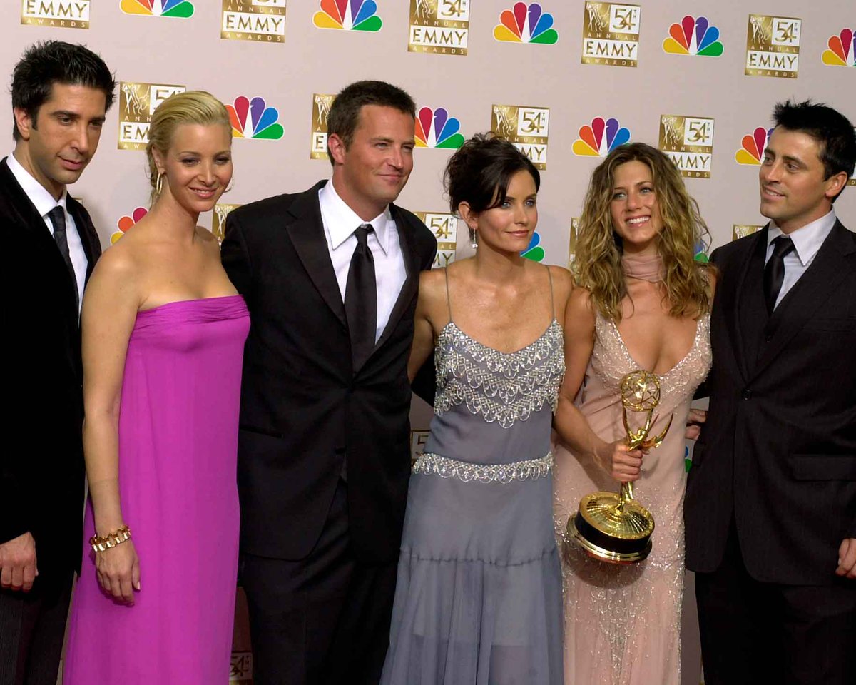 In honor of the #FRIENDS series finale turning 20 this year, showrunners Marta Kauffman and David Crane take us behind the scenes of the show's ending, their challenges in that endeavor, and more. Read the exclusive interview: bit.ly/3wnYHEi. #TelevisionAcademy