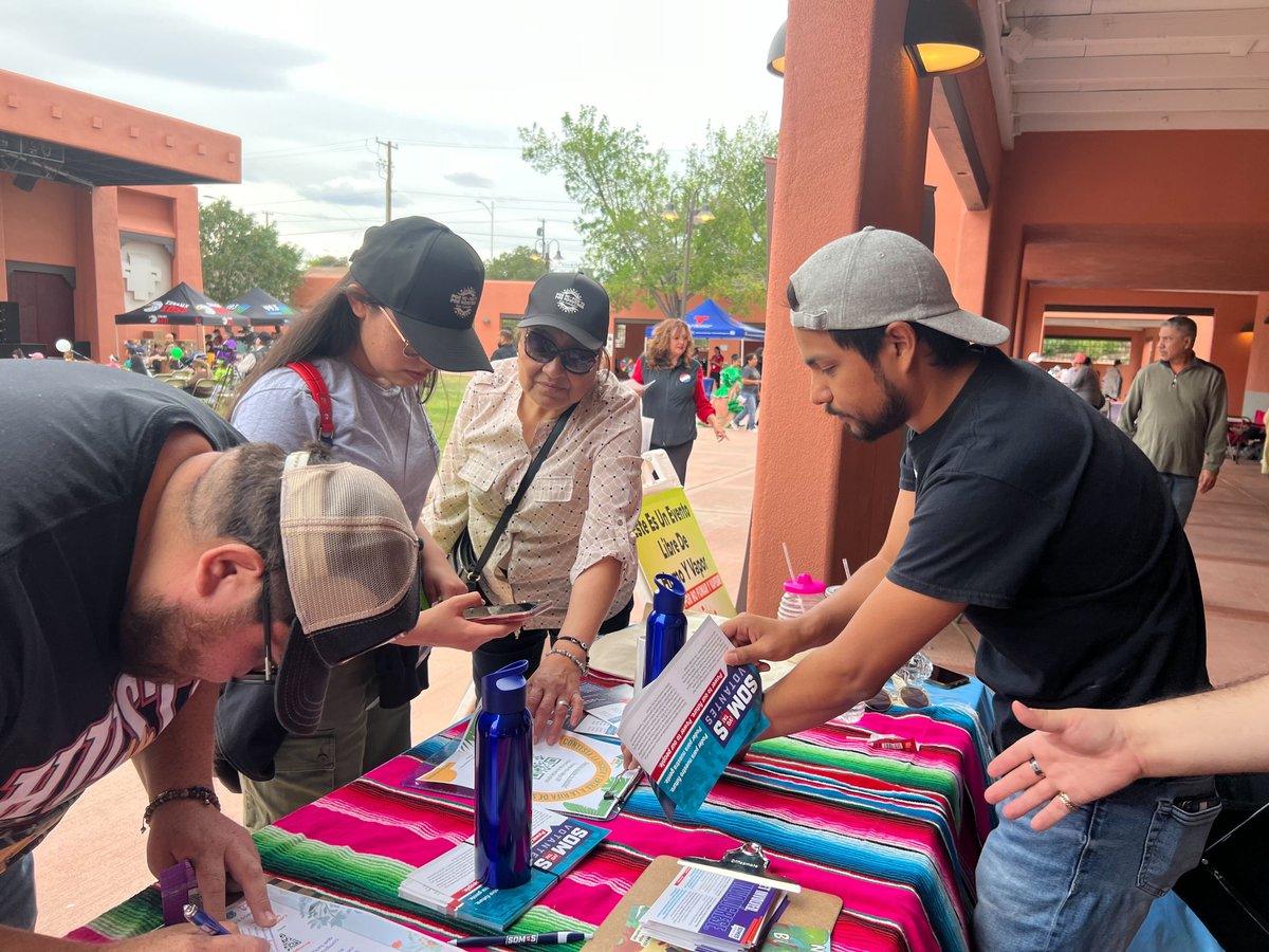 On Saturday, Team Somos was so proud to take part in a celebration of the Batalla de Puebla! We shared information on the tools and opportunities available to assist our community in building a good life for our families, and met so many new friends!