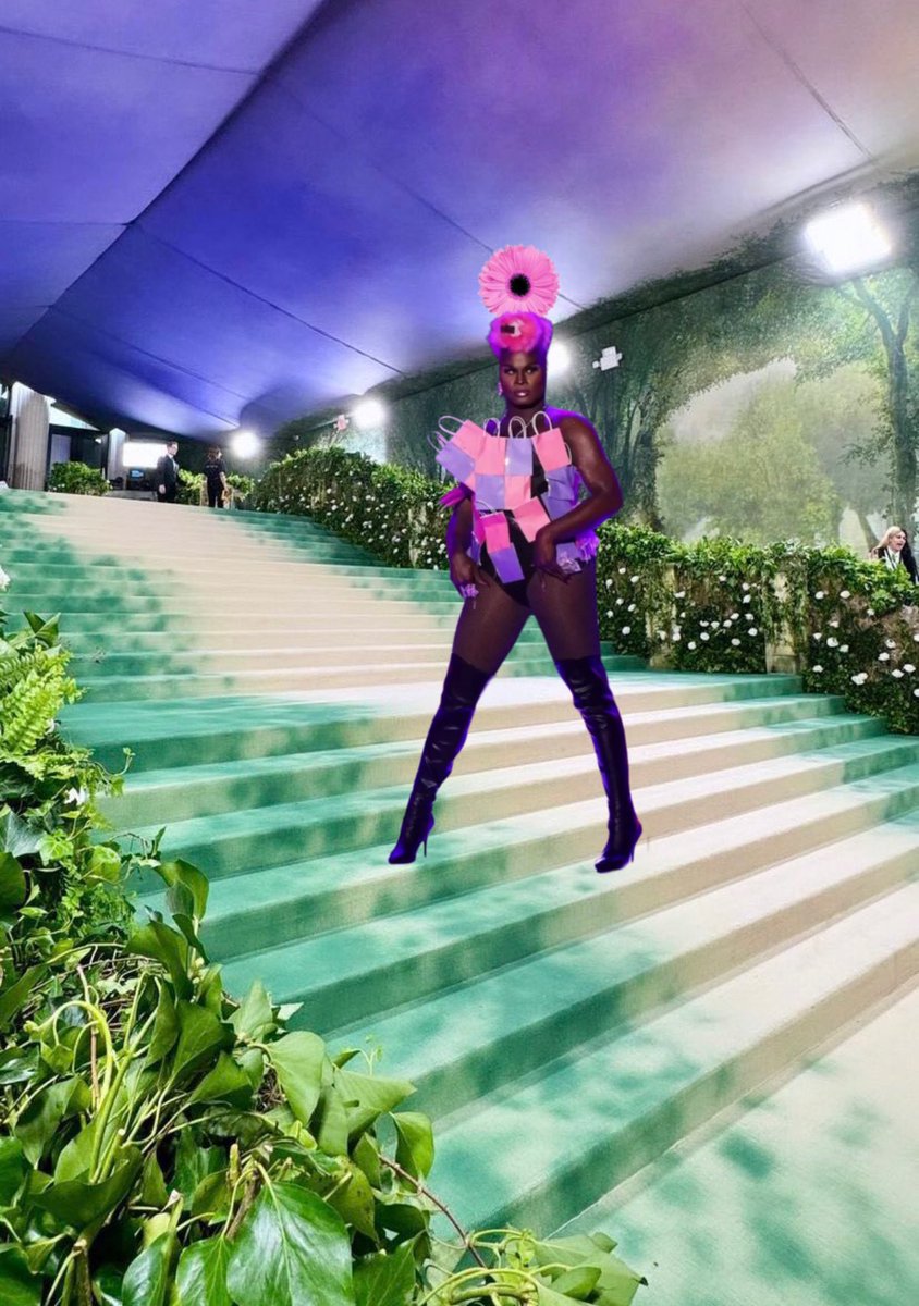 LaLa Ri has arrived at the #MetGala