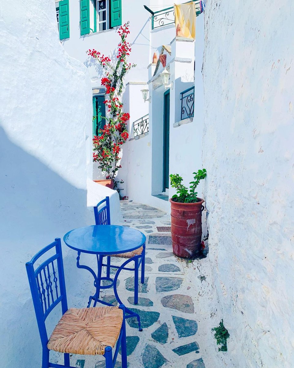 #Amorgos is authentic and beautiful with dramatic monastic destinations, imposing sea views, charming alleys, and remarkable architecture. A secluded destination for you to enjoy! 🇬🇷
📷 sterendipity83