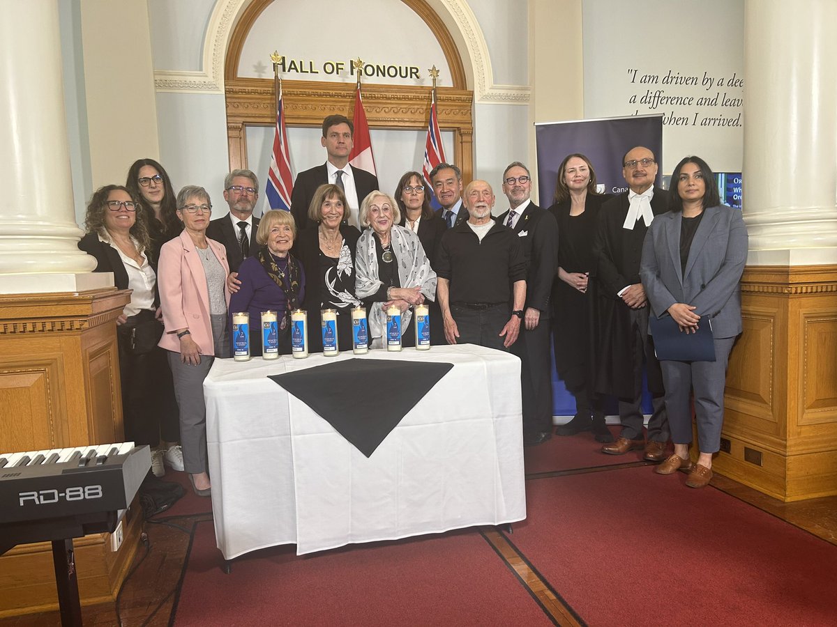 Standing with my colleagues, Holocaust survivors, and members of the Jewish community to mark Yom Hashoah @BCLegislature today. Remembering the 6 million Jewish lives lost to the horrors of the Nazi regime.