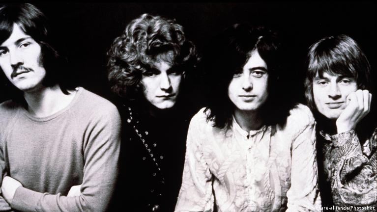 Opus' Essential 10 45s ◇Led Zeppelin 1969- 75◇ 6| Trampled Under Foot (75) 5| Immigrant Song (70) 4| Rock 'n' Roll (72) @Laurazee6 @lesgreen66 @TwoJClash @colinphoenix @nottco @robklippel @Kevinkjh22 @Coceee @glezsafcftm @JFluffytails @PaulBrazill @777Bowie @lee0969 @turvey84