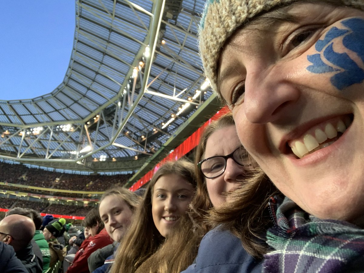 A1- Rugby also plays an important role in my life, and means a great deal to my family! Being involved in the rugby community, be that playing or supporting makes me feel socially connected and always improves my mood #SportHour #FeelYourPersonalBest