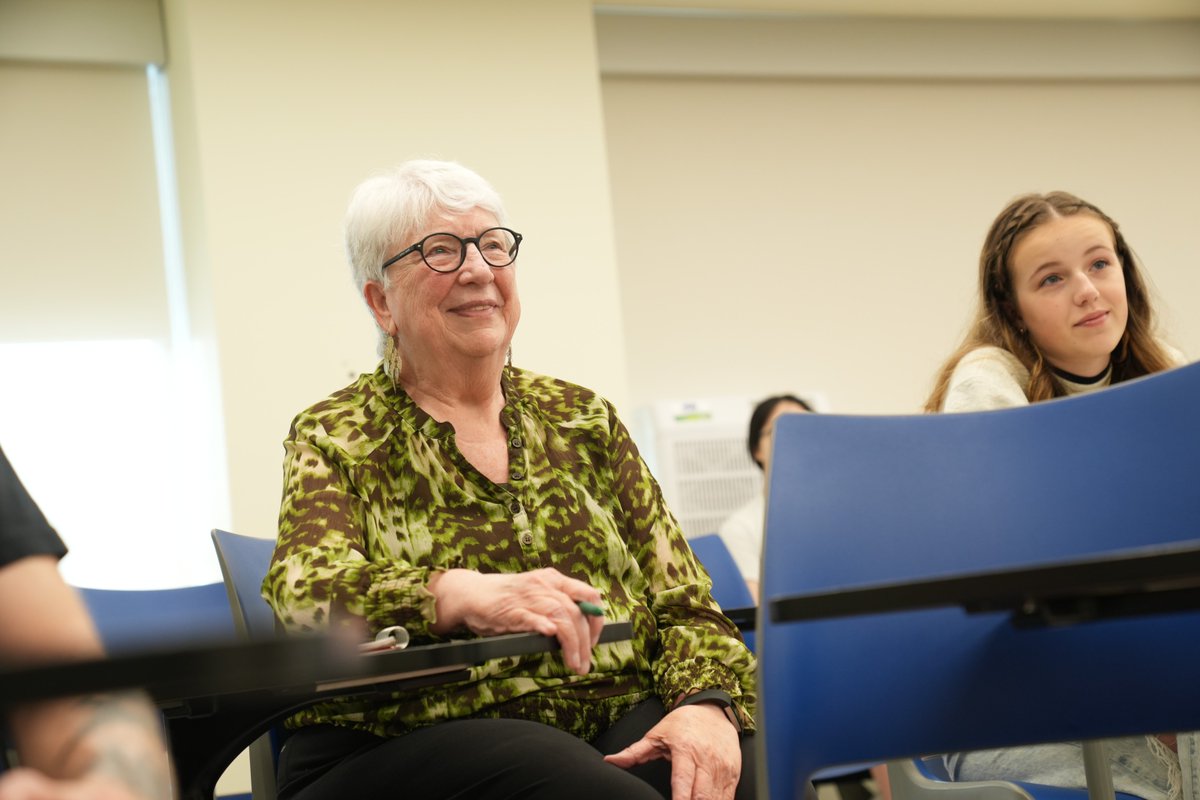 Graduating with a degree in General Studies and a minor in Social Science, 81 year old Patti Penney proves that it's never too late to pursue your dreams💙

Hear her story as she prepares for #commencement🎓
wfsb.com/2024/05/01/81-…

#WeAreCentral #CentralCT175 #newbritain