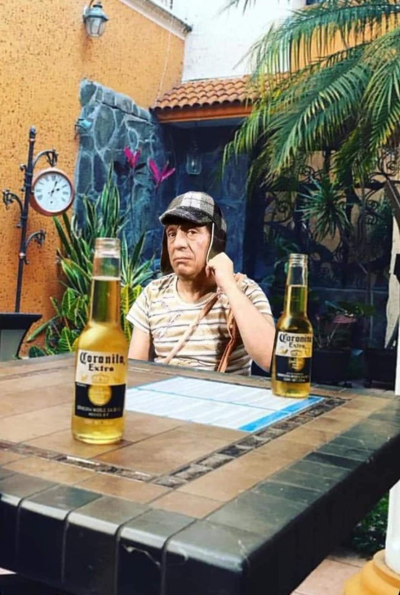 FredoInDaCut995's tweet image. When you’re drinking with someone, but they start crying