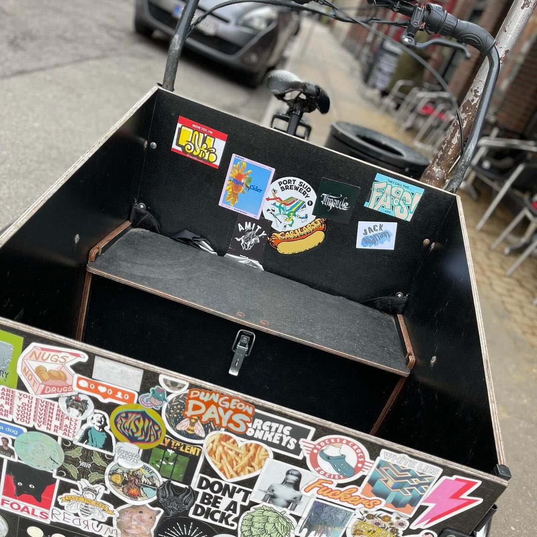 🇩🇰 Our band’s stickers spotted in Copenhagen! Keep an eye out for more rockin’ surprises 🤟🏼