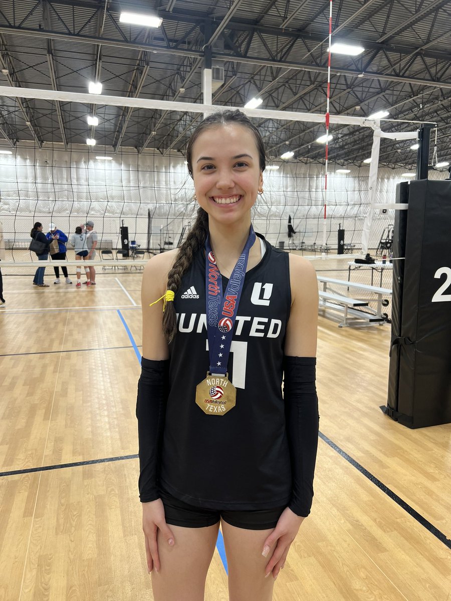 EmilyCapangpang's tweet photo. Let’s go! So proud of my team and I! We didn’t drop a set all weekend. North Texas Regional Bid CHAMPS!! Any given Sunday. See y’all in Vegas!! 🥇❤️‍🔥 #bidearned https://t.co/9UwqwOfFSs