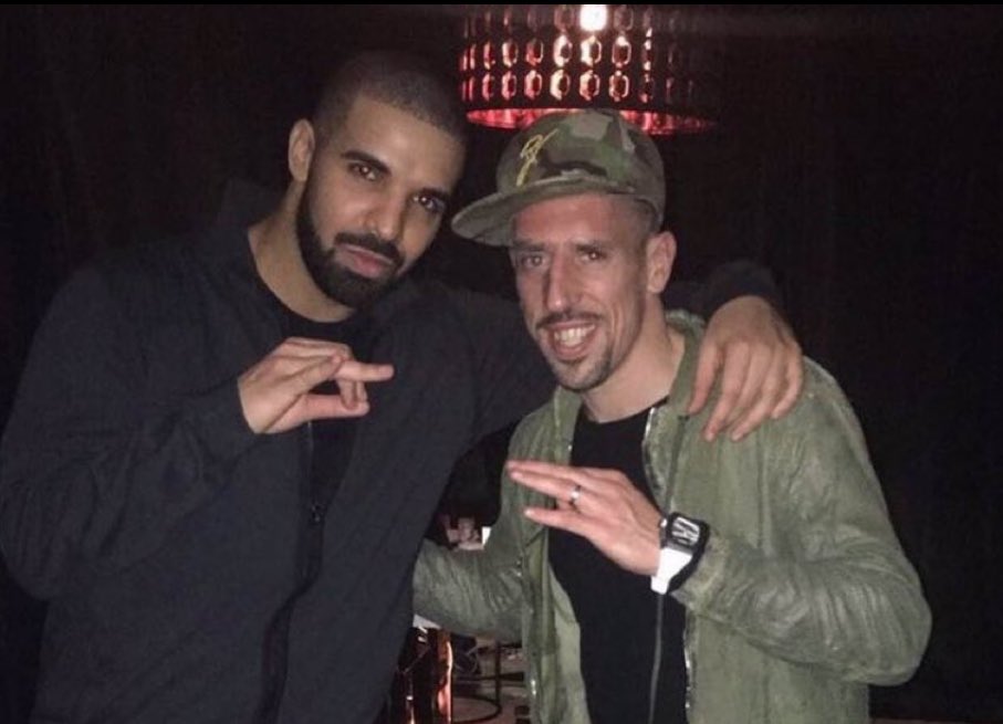 Drake: „Yo bro wats poppin“

Ribery: „Ye bro I banging 17 year old“

Drake: „you my brother i make 16 year old“ 

Ribery: „very swaggy lit brother“

Drake: „nice lets make picture“