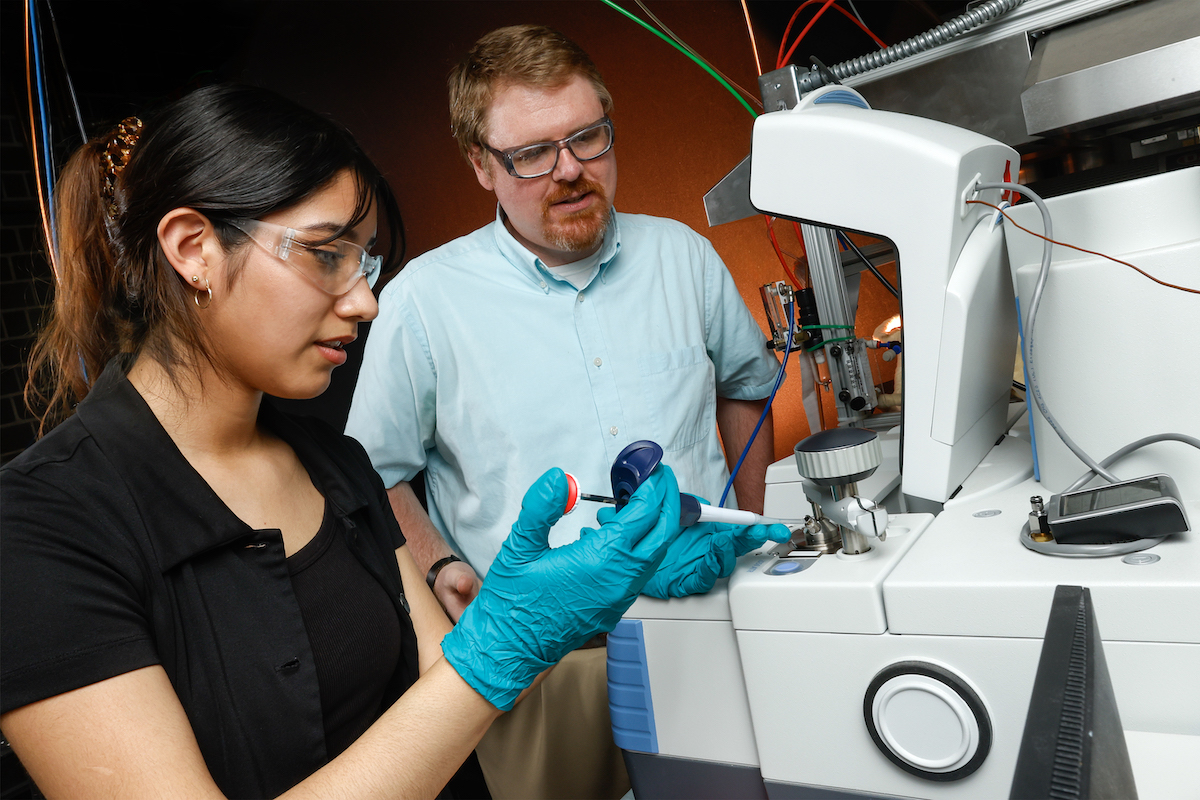 UIC Mechanical and Industrial Engineering (@mie_uic) on Twitter photo A new $6 million collaborative agreement between the U.S. Army Research Laboratory and MIE engineers from UIC will develop fuels and technologies for sustainable aviation and autonomous vehicles. <a href="/UICEngineering/">UIC Engineering</a> <a href="/pranavab47/">Pranav Bhounsule (inactive)</a>
mie.uic.edu/news-stories/u… A new $6 million collaborative agreement between the U.S. Army Research Laboratory and MIE engineers from UIC will develop fuels and technologies for sustainable aviation and autonomous vehicles. <a href="/UICEngineering/">UIC Engineering</a> <a href="/pranavab47/">Pranav Bhounsule (inactive)</a>
mie.uic.edu/news-stories/u…