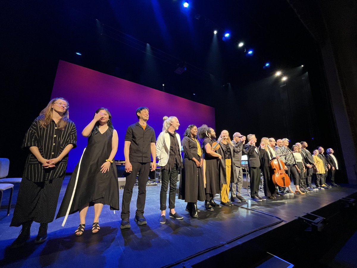 Triumphant bow for the 20 musicians of Bang On A Can All-Stars & Friends after their blissfully transcendent performance of Steve Reich’s MUSIC FOR 18 MUSICIANS at ⁦@BAM_Brooklyn⁩ Opera House, part of @bangonacan’s Long Play festival, Fort Greene instagram.com/p/C6oeBWtOQnP/…