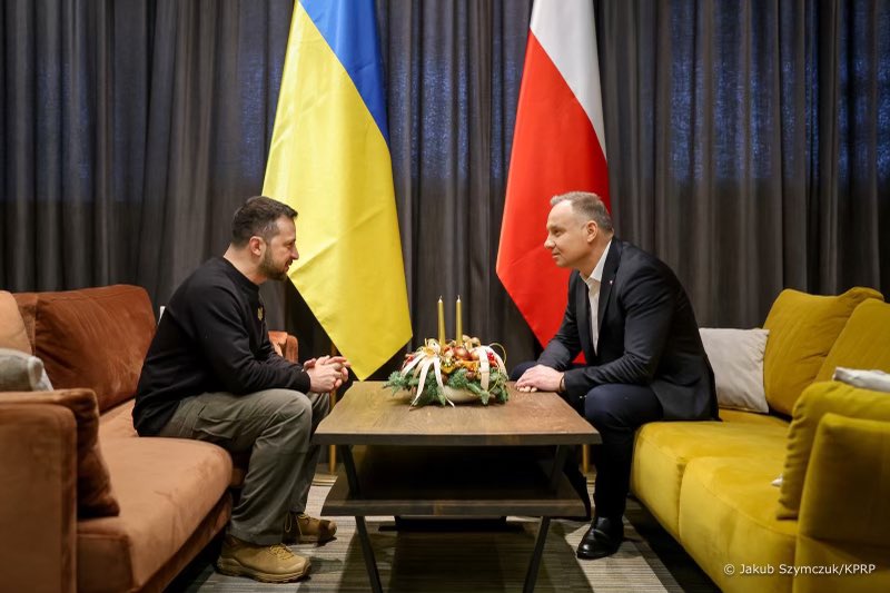 Today I had a phone call with President @ZelenskyyUa. During the conversation I declared my participation in the upcoming peace summit in Switzerland. We are united for the sake of a just peace! 🇵🇱🤝🇺🇦