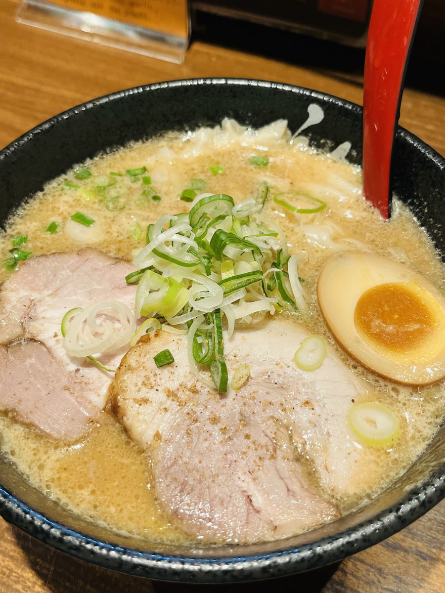 二次会後の〆ラーで倍煎舎へ🍜
はい。美味しい…🤤
#倍煎舎 #ラーメン横丁 #FC東京ラーメン部 #札幌 #すすきの #札幌遠征