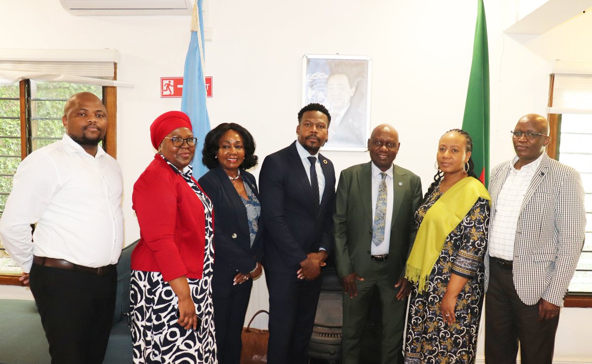 #SouthSouth 🌍 Triangular Cooperation 🤝! Dr. Babagana Ahmadu, @FAOSouthAfrica Rep, facilitates a high-level Govt exchange visit, coordinated with @percy_suze @FAOZambia Rep. He highlights the significance of tackling shared food security challenges in South Africa & Zambia🇿🇦🇿🇲