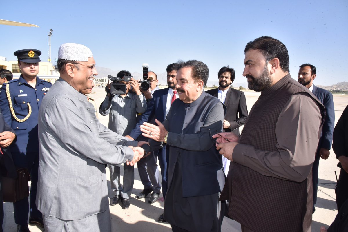 President Asif Ali Zardari was received by the Governor Balochistan, Jaffar Khan Mandokhail and the Chief Minister Balochistan, Mir Sarafraz Ahmed Bagti during his first official visit, to Quetta.