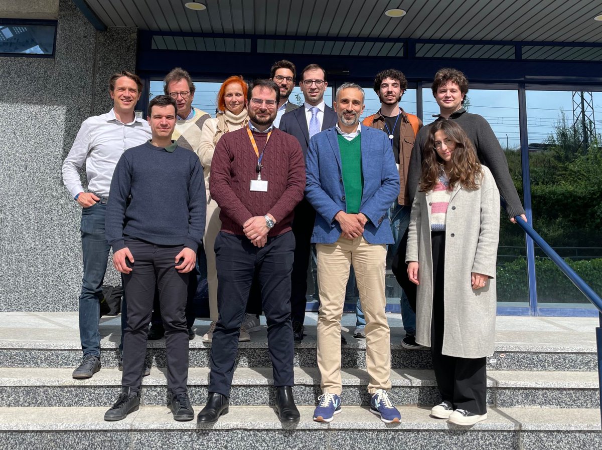 On 24/4 the third meeting of the EARS project was held at Deimos.
The Preliminary Design Review of the EARS spacecraft provided estimates of its mass, power consumption and volume. The results of the tests on the materials for the inflatable heat shield were discussed.