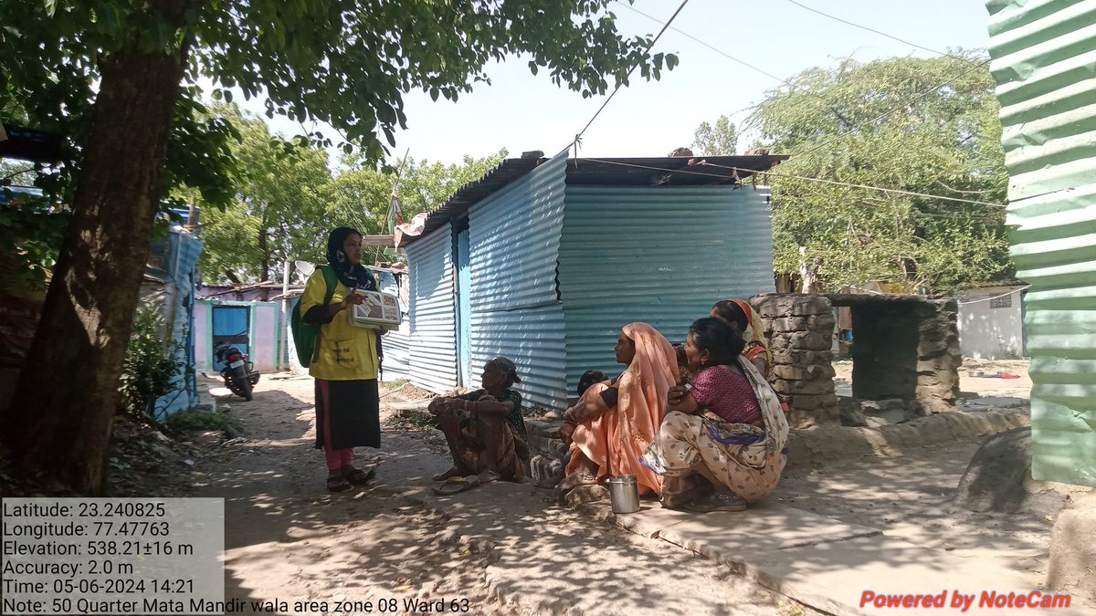 एंबेड फैमिली हेल्थ इंडिया परियोजना भोपालद्वारा आज 50 क्वार्टर माता मंदिर वाले एरिया में होम विजिट, लार्वा सर्वे के दौरान ऑयल फिलिंग, आईसीसी-बीसीसी मटेरियल द्वारा स्थानीय नागरिकों को मलेरिया बीमारी से संबंधित जानकारी दी। @probhopal @santoshbhargav2 @sksomya #MalariafreeIndia