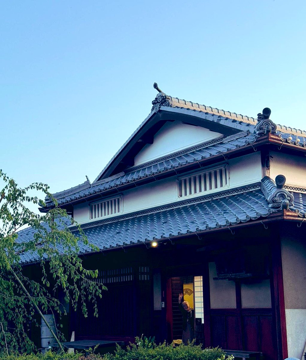 U command my brush, bare on the canvas, yr scent, an arist lingering, shatters all defenses I confess, if u so desire, I shall be yr arist capturing our love, our passion, our ardor, each stroke a sonnet,every hue, yr essence #vss365 #poetry Tea ceremony garden view Kyoto mine📸