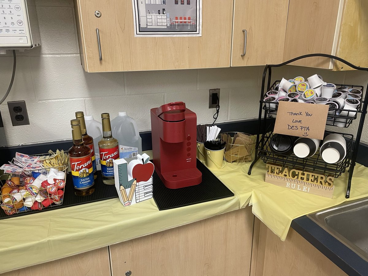 Thank you to our amazing Dogwood PTA for starting our week “Charged Up!” & providing snacks,coffee and beverages for our @Dogwood_BCPS staff. #PTARocks #communityschools
