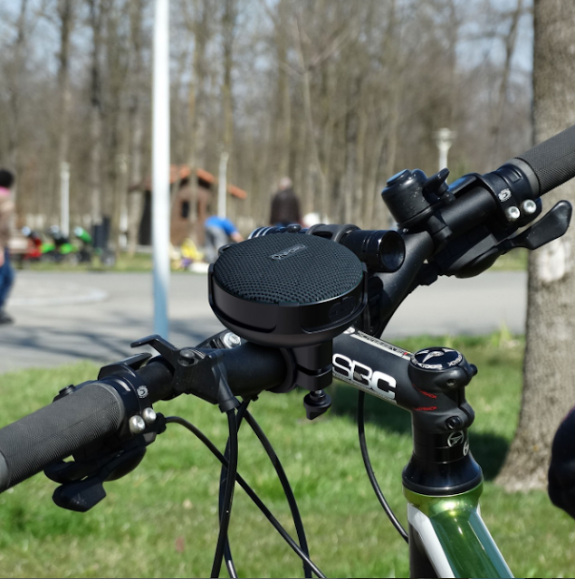 SusieQpon's tweet photo. 🚴‍🎶 Spring is in the air! It's time to go outside and enjoy some music on your ride! Enter to #win the @Onforuled Portable Wireless Bluetooth Speaker #Giveaway! #gifted #bikespeaker #cycling #SpringCycling 👉🏽 https://t.co/pSqSq0yqfB https://t.co/WOMFdpbgMx