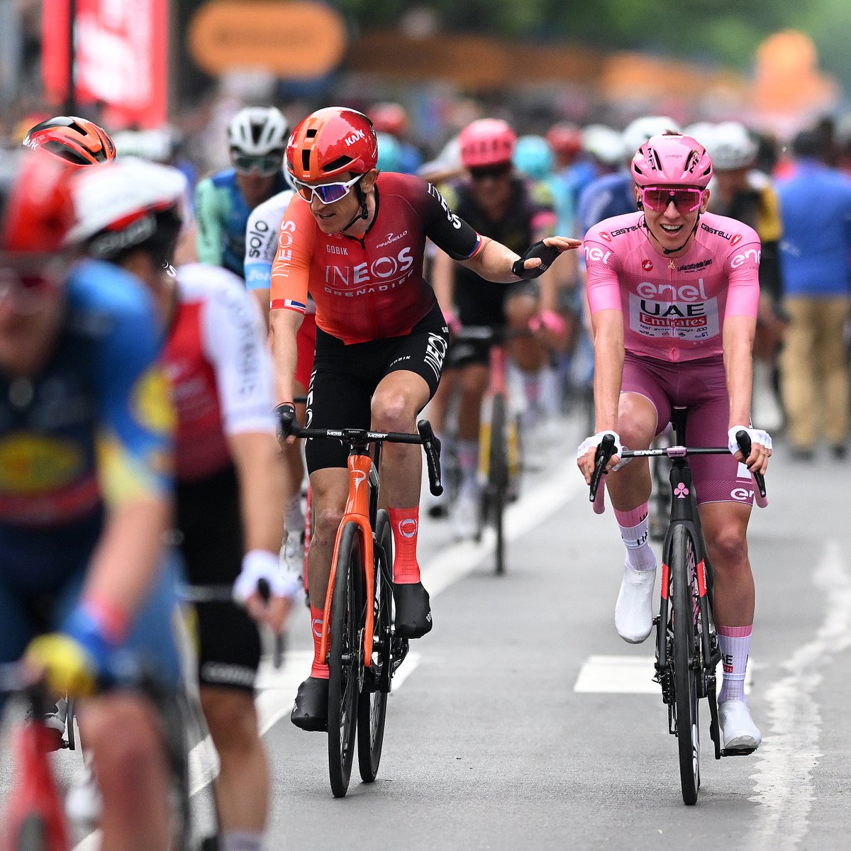 'Same again tomorrow?' 🤣🤣🤣 

#Giro 🤝