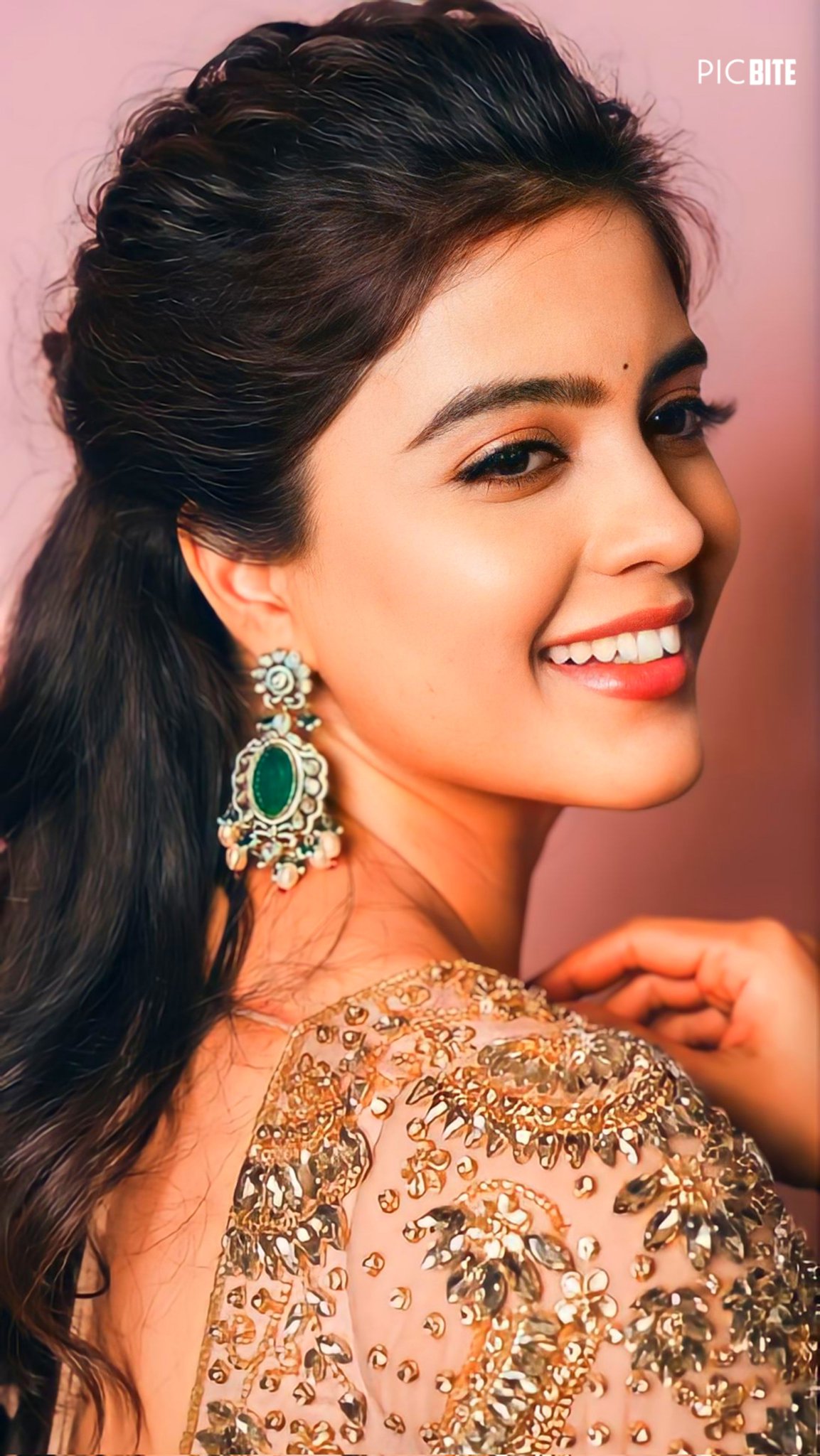 GM6Co7ob0AA7zLT?format=jpg&name=large