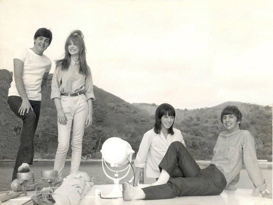 6 May 1964 – The Beatles are on holiday. John, Cynthia, George and Pattie Boyd are in Tahiti while Paul, Jane Asher, Ringo and Maureen Cox are in the Virgin Islands. Ringo: “Jane couldn’t go in the sun and Paul got so sunburnt one day that he was screaming all night!” #TheBeatles