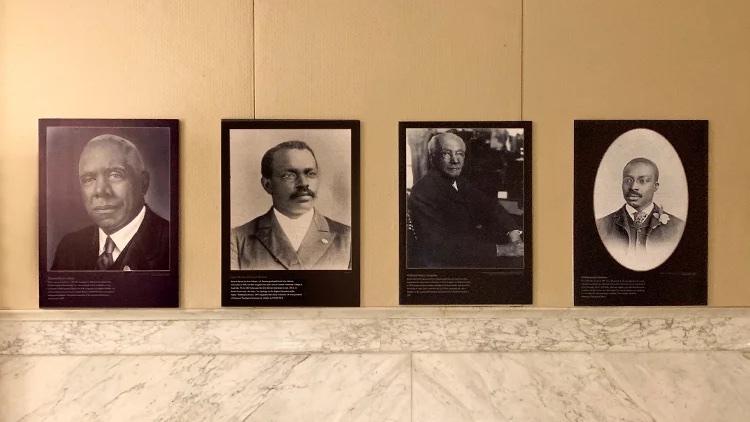 Photo exhibit on display at #UofT celebrates the important role of Black Classicists 📷 uoft.me/atd