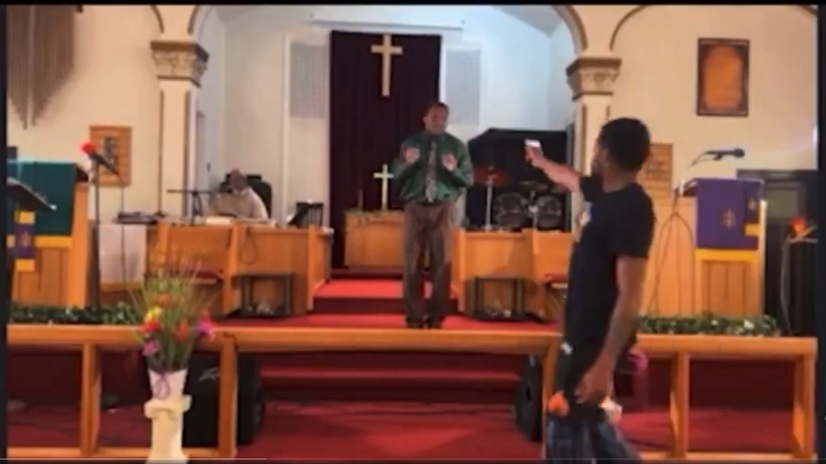 STUNNING VIDEO: PA Pastor Thanks God He Is Alive After Man Tries to Shoot Him but Gun Jams www2.cbn.com/news/us/stunni…