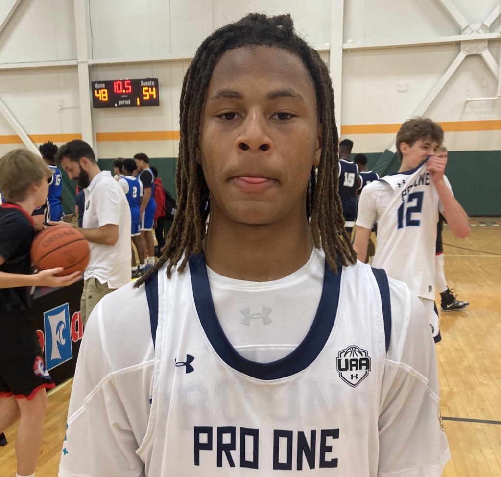 OntheRadarHoops's tweet image. Eli Malone is a left-handed point guard that stirs the drink for his team.

STORY:

ontheradarhoops.com/otr-hoops-on-t…