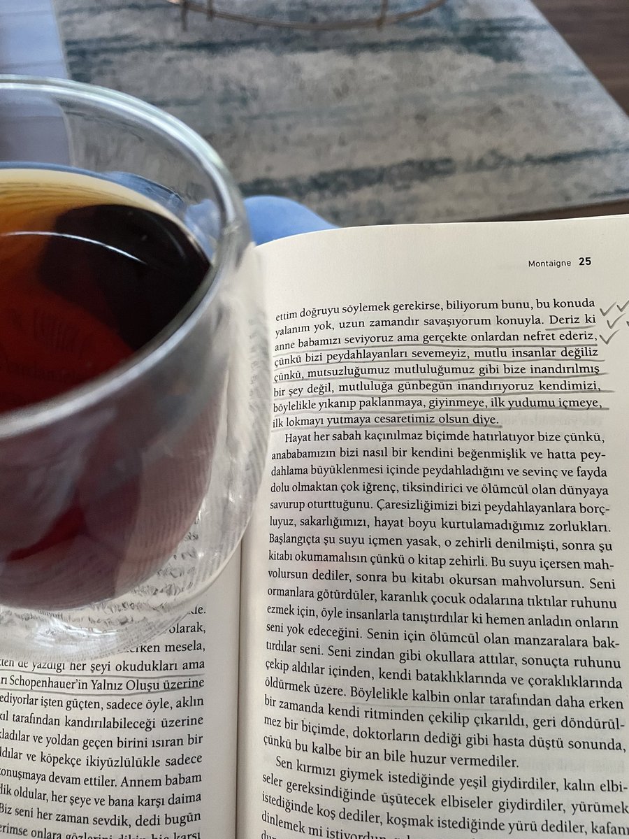 Thomas Bernhard’in öyküsü… Montaigne❤️

O kadar güzel anlatmış ki… Ben de Montaigne okurken içimin içime sığmadığını bilirim. Tabii o sırada hayatımda her şeyin çok güzel gittiğini düşünüyordum, bakış açılarımız yaşadıklarımızla paralel sonuçta… Tekrar okumalı… #kitap