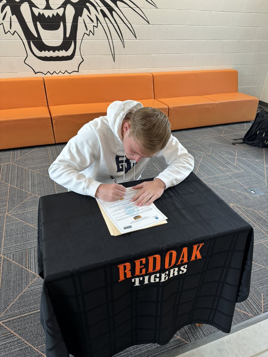RO Tiger Basketball 🏀 (@rotigerhoops) on Twitter photo Today, <a href="/Max__DeVries/">Max DeVries</a> officially signed with <a href="/BVUMBasketball/">BVU Men’s Basketball</a>! We are excited to watch him at the next level. Congratulations Max! Go beavers! Today, <a href="/Max__DeVries/">Max DeVries</a> officially signed with <a href="/BVUMBasketball/">BVU Men’s Basketball</a>! We are excited to watch him at the next level. Congratulations Max! Go beavers!