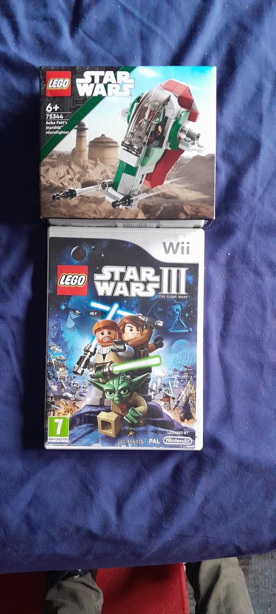 Today me and my friend @louiegibbsy watched 25th anniversary of Star Wars Episode 1: The Phantom Menace at @thelight_addlestone. Afterward I brought this lego star wars game and Louie generously brought me this lego Star Wars set. #PhantomMenace25 @helenprice82