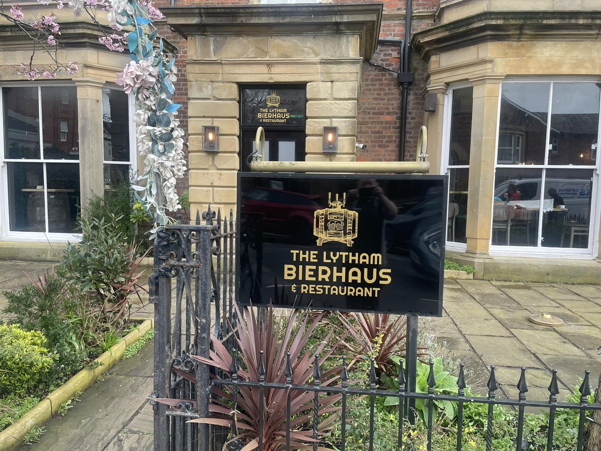 It's welcome to two great new additions to #Lytham Square @NMonkeyBrewCo and Lytham #bierhaus And as they are opposite each other, you might not get far!!