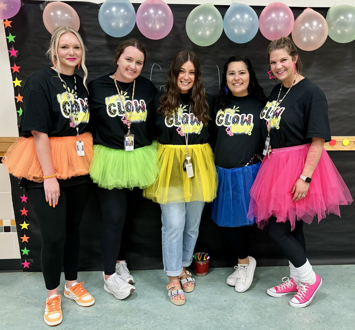 mrsfrench20's tweet photo. Glowvation is off to a great start today!! #PinkPlaceToBe @PinkElementary https://t.co/1HGpfAcC2k