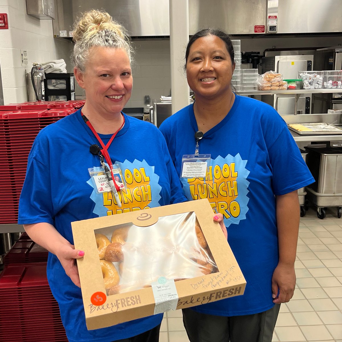 Milford_Schools's tweet image. Friday was School Lunch Hero Day and we said thanks to all of our amazing staff who make sure Milford students have delicious and healthy food each day of the school year! We appreciate you! 
#WeAreMILFORD
@Milford_Super 
@jennieberkley