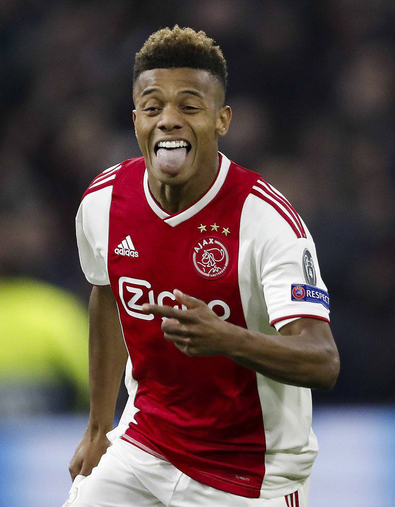 🗣️ David Neres: 'One day Erik Ten Hag complained about my hair. I told him to take care of his own hair first and then I will take care of mine.

He put me on the bench for the next two matches.' 😂
#mufc #GGMU #olise #malacia #firstonetermpresident #kudus #amrabat