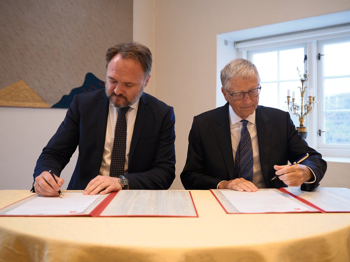 We're excited to strengthen our collaboration with the Danish government. With this agreement, we’ll continue to collaborate to fight global health inequities & expand our partnership to other critical areas, like helping farmers adapt to climate change. @DanJoergensen @DanishMFA