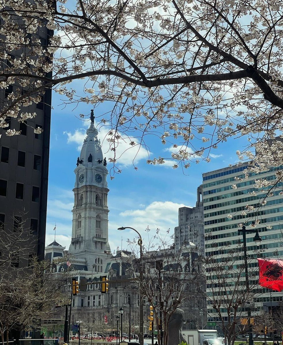 Spring brings flowers and the prettiest pictures of Philly. 😊
#visitphilly #explorephilly #phillyspring

📸: girl_inphilly on IG