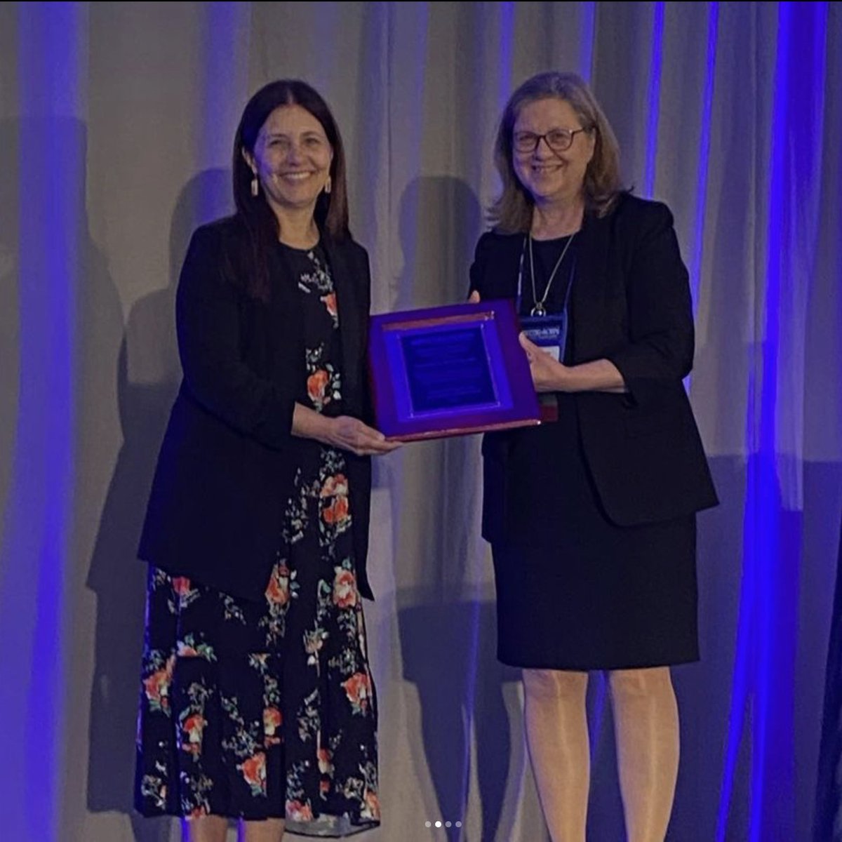 Congratulations to SCI Deputy Director Heather Wakelee on receiving the @eaonc Remarkable Mentor to #WomenInOncology Award. Well deserved! @HwakeleeMD #EAOnc