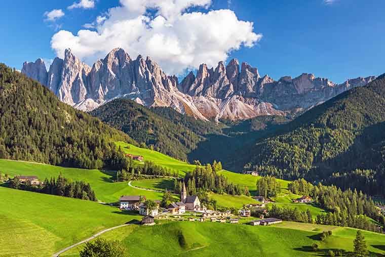 Have you ever been to the Dolomites, Italy? It's one of the most breathtaking places we've ever seen. Here's how to plan your trip: bit.ly/3rvbAdh

#dolomites #italytravel #italyroadtrip #europetravel