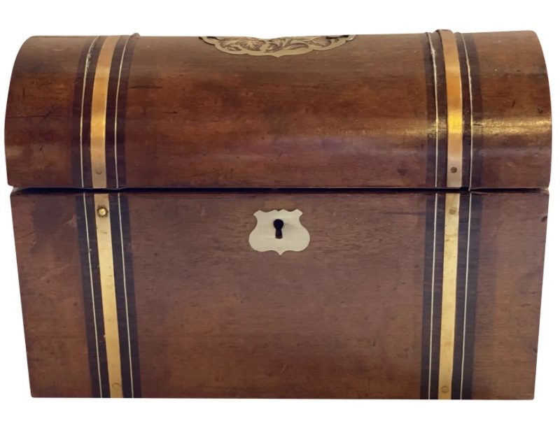 Antique English Domed Box

l8r.it/h5Tk

#bellafrenchantiques #antiquedomedtopbox #domedtopbox #englishdomedtopbox #antiqueenglishbox #englishantiques #antiquestore #dallasantiques #homedecor #shopdallas #dallasluxury #antiquerow_dallas