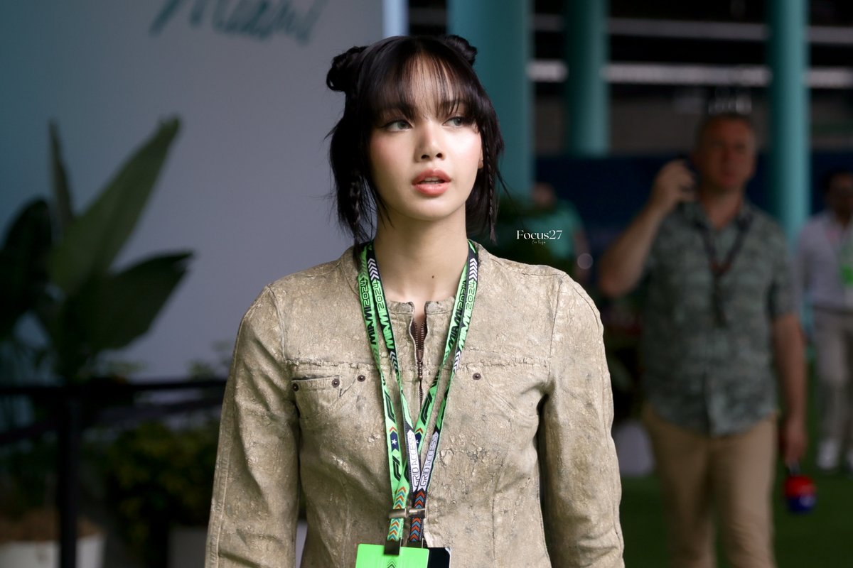 240505 F1 MIAMI GRAND PRIX 🏎❤️‍🔥🏁

Let's go? 👈

LISA TEAM REDBULL     
#LISAatF1MiamiGP 
#LISA #LALISA #LLOUD