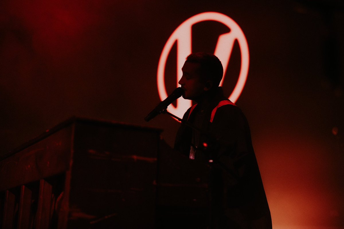 twentyonepilots tweet picture