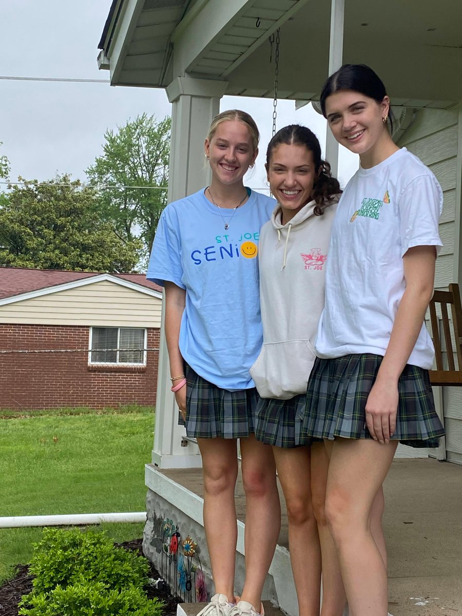 We are excited to welcome @stjoeangels Seniors Alli S., Taylor D., and Mary R., who will be completing their senior service projects with us this spring! These students are living the Sisters of St. Joseph of Carondelet charism: To serve the dear neighbor, without distinction.