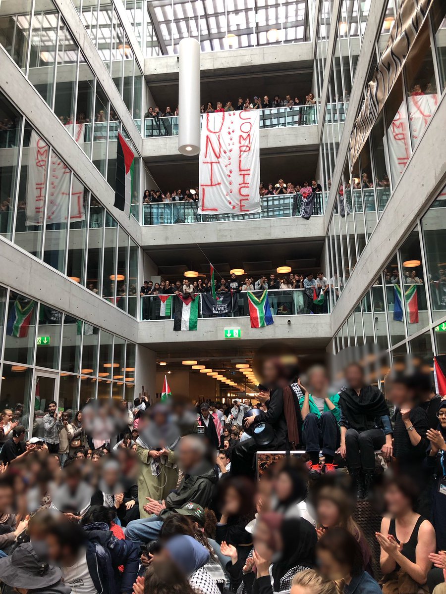OccupUnilPal's tweet photo. “Enfants de Gaza, enfants de Palestine, c’est l’humanité qu’on assassine”
“Gaza, Gaza, l’UNIL est avec toi”
Notre force collective est ÉNORME en ce moment à l’Université de Lausanne!!!
#geopolis #unil #Palestine_Genocide #lausanne #suisse https://t.co/89ty7kuqmM